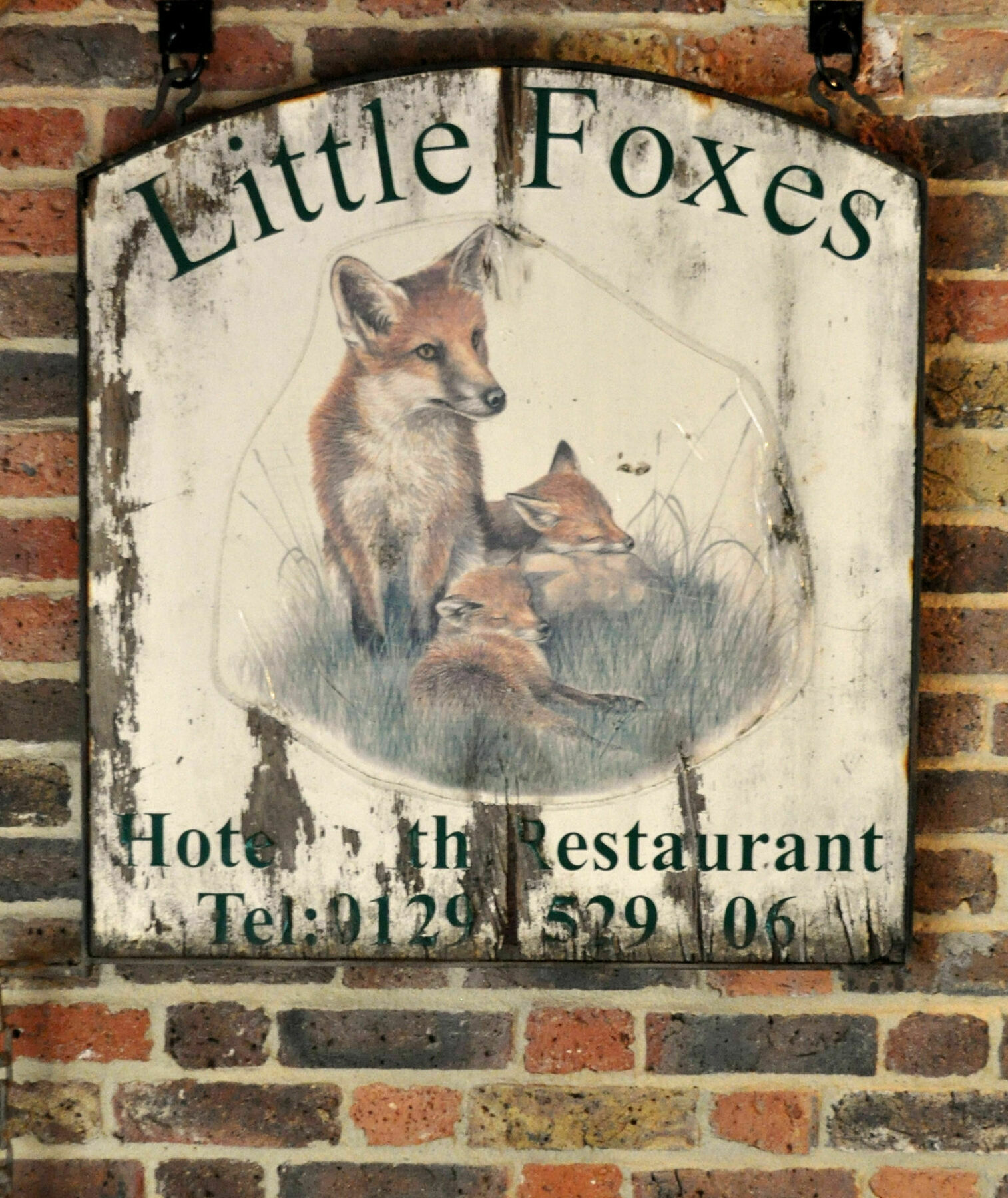 Little Foxes Hotel & Gatwick Airport Parking Crawley  Extérieur photo